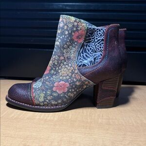 L'Artiste Melvina Boot - Bordeaux / EU 38 (US 7.5) new without tags $45
